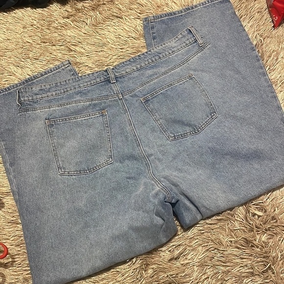 FASHION Nova High Waist Straight Leg Ripped Light Blue Jeans Size 18 - Picture 8 of 9